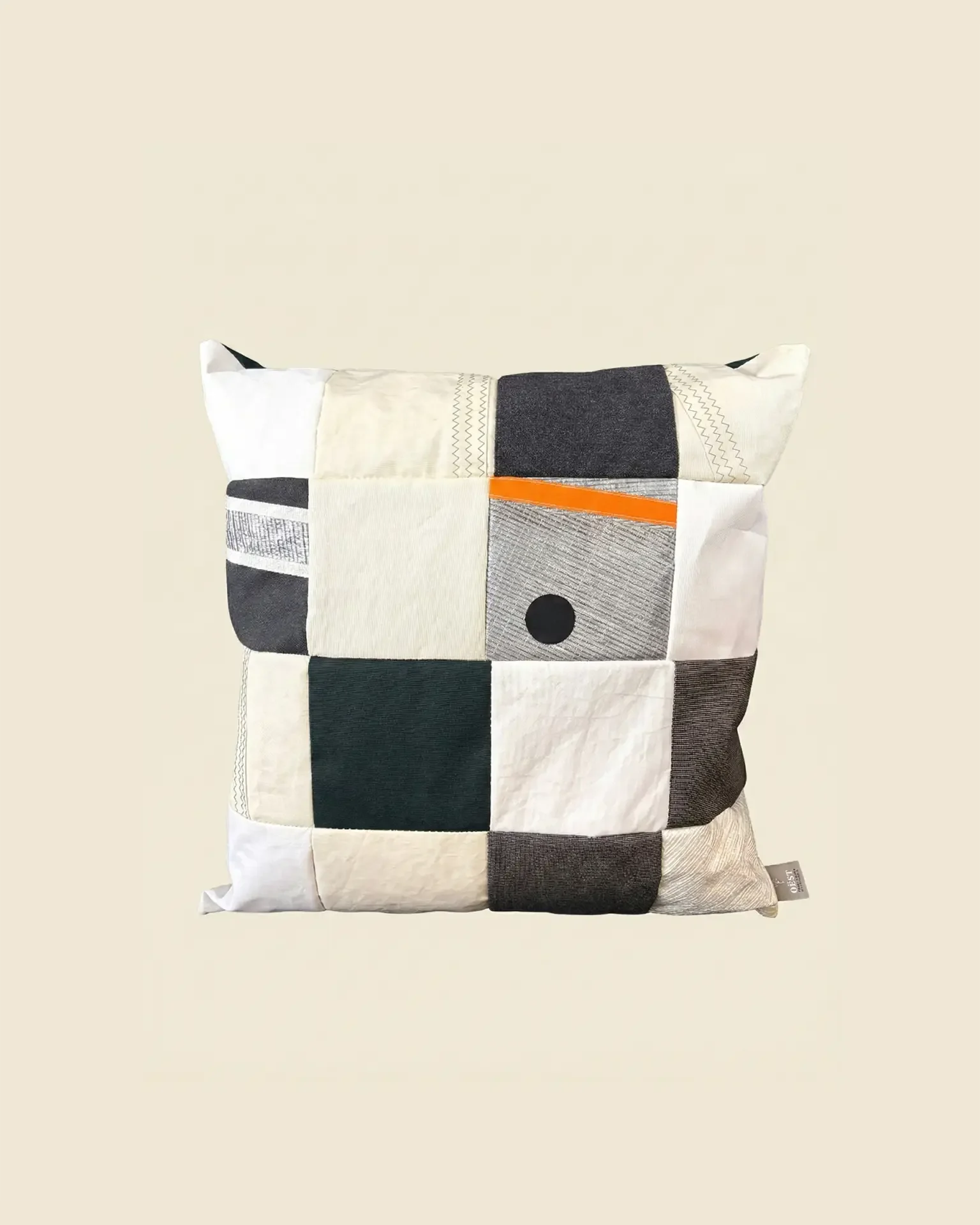 Cushion in recycled boat sail, OÈST Ateliers, Landes, France