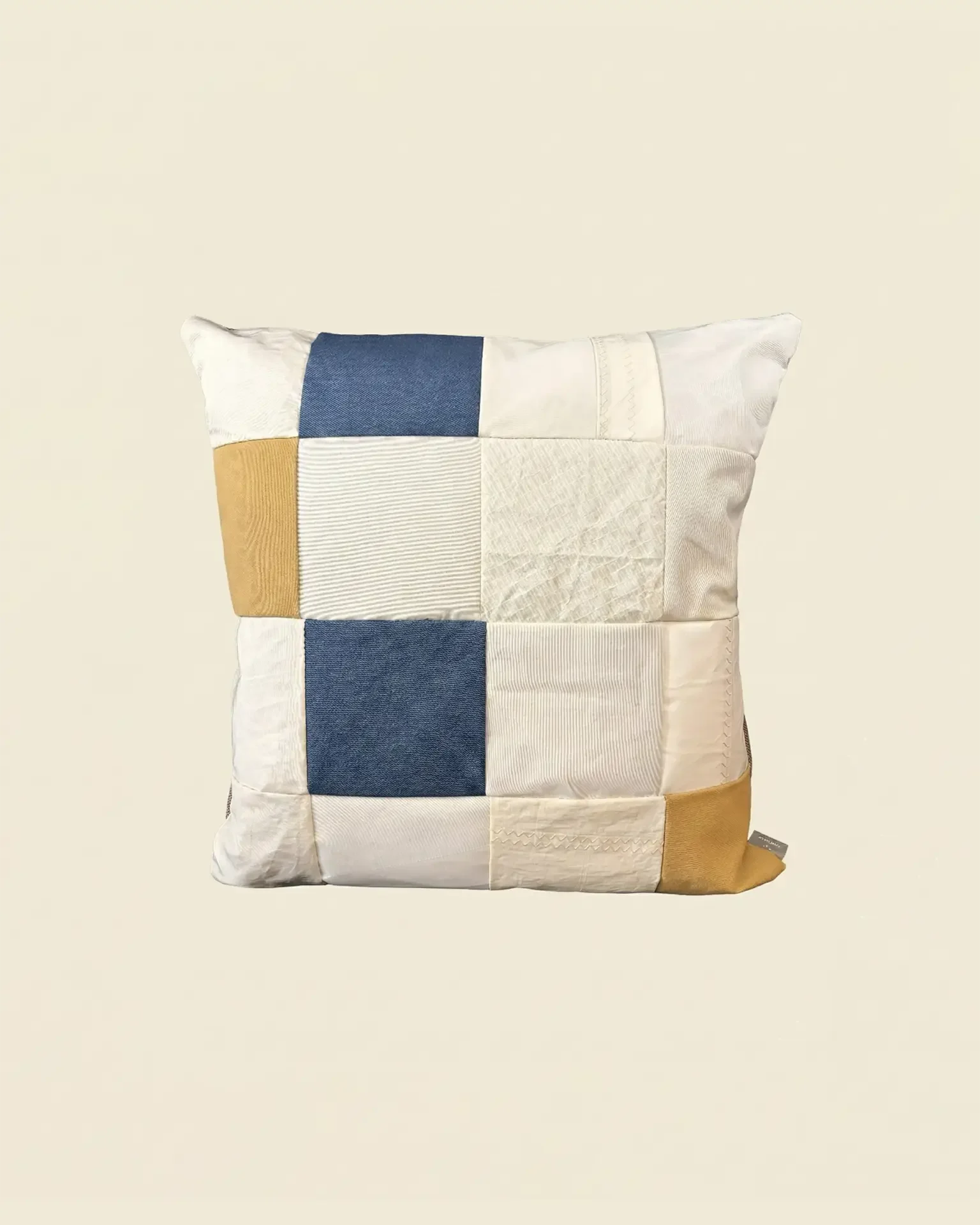 Cushion in recycled boat sail, OÈST Ateliers, Landes, France