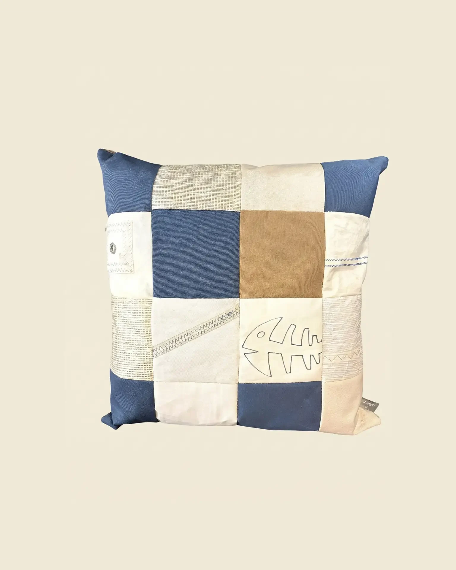 Cushion in recycled boat sail, OÈST Ateliers, Landes, France