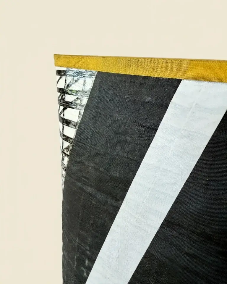 Phare de l'Ile Noire - lampe phare en voile de bateau recyclée OÈST Ateliers — vue 2