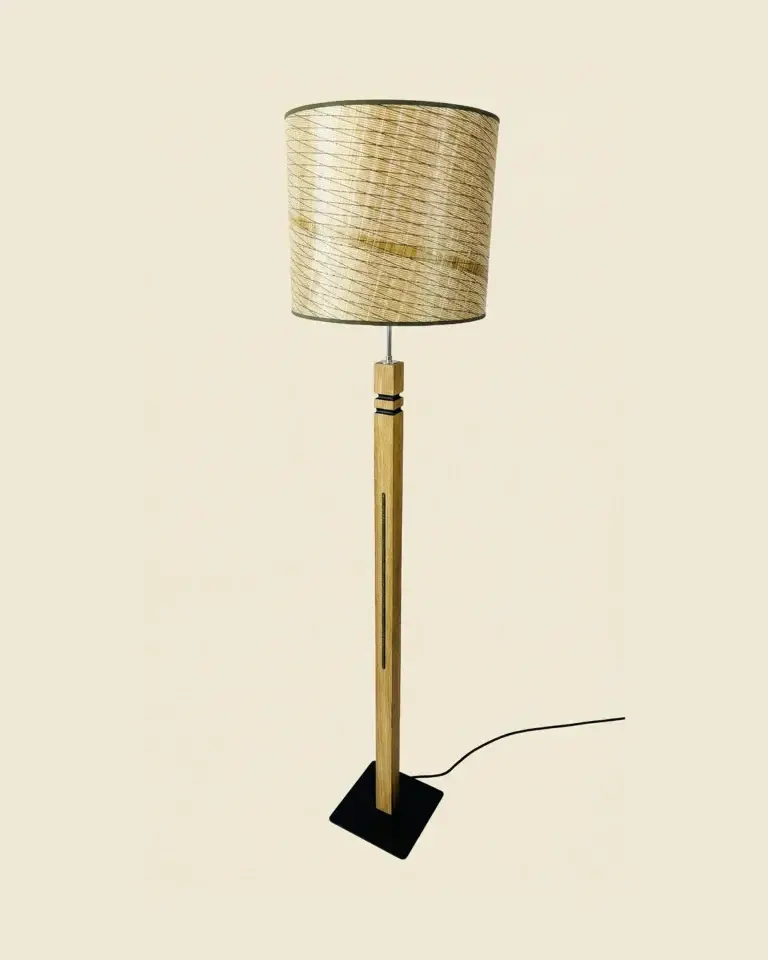 Phare de Ploumanac'h - lampe phare en voile de bateau recyclée OÈST Ateliers
